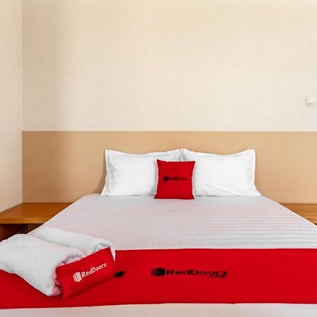 Reddoorz Syariah @ Kebraon Hotel Surabaya Ngoại thất bức ảnh