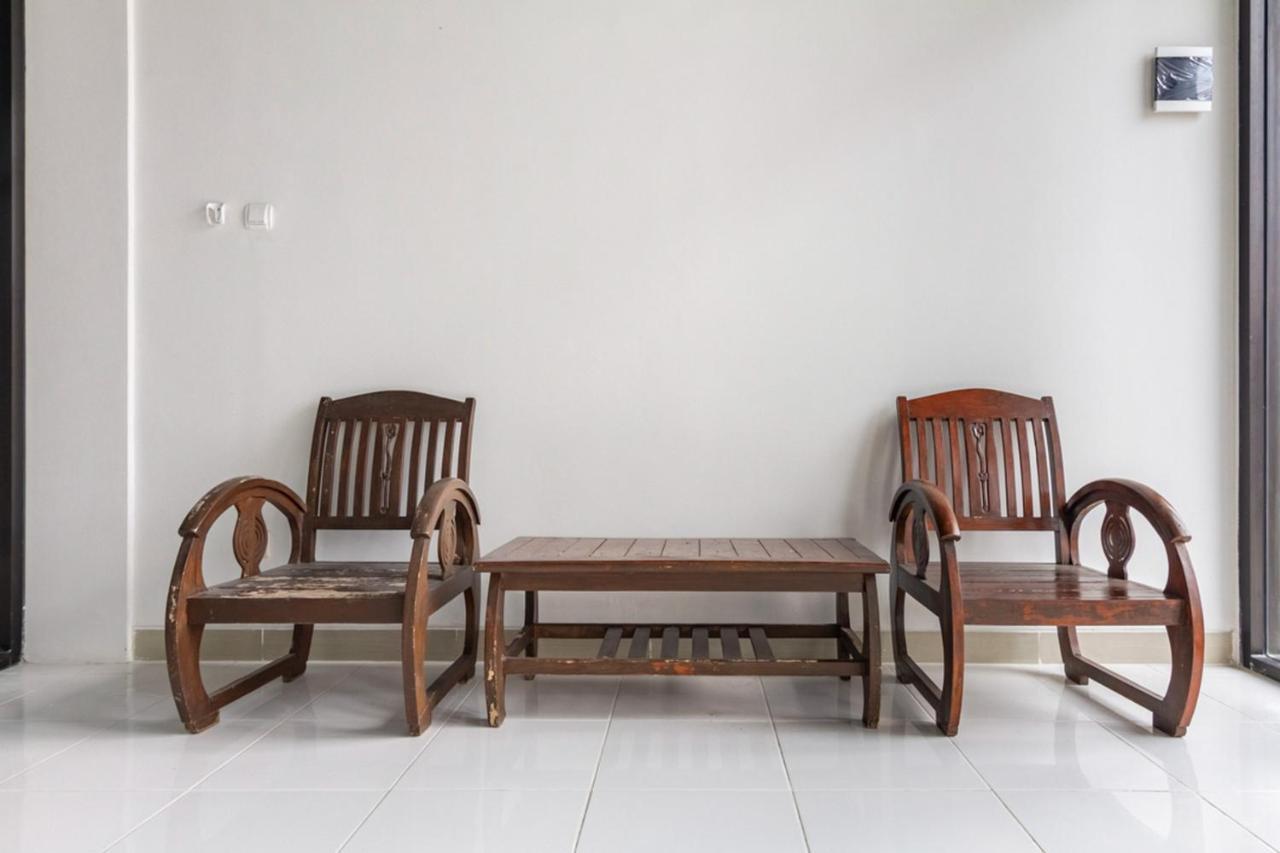 Reddoorz Syariah @ Kebraon Hotel Surabaya Ngoại thất bức ảnh